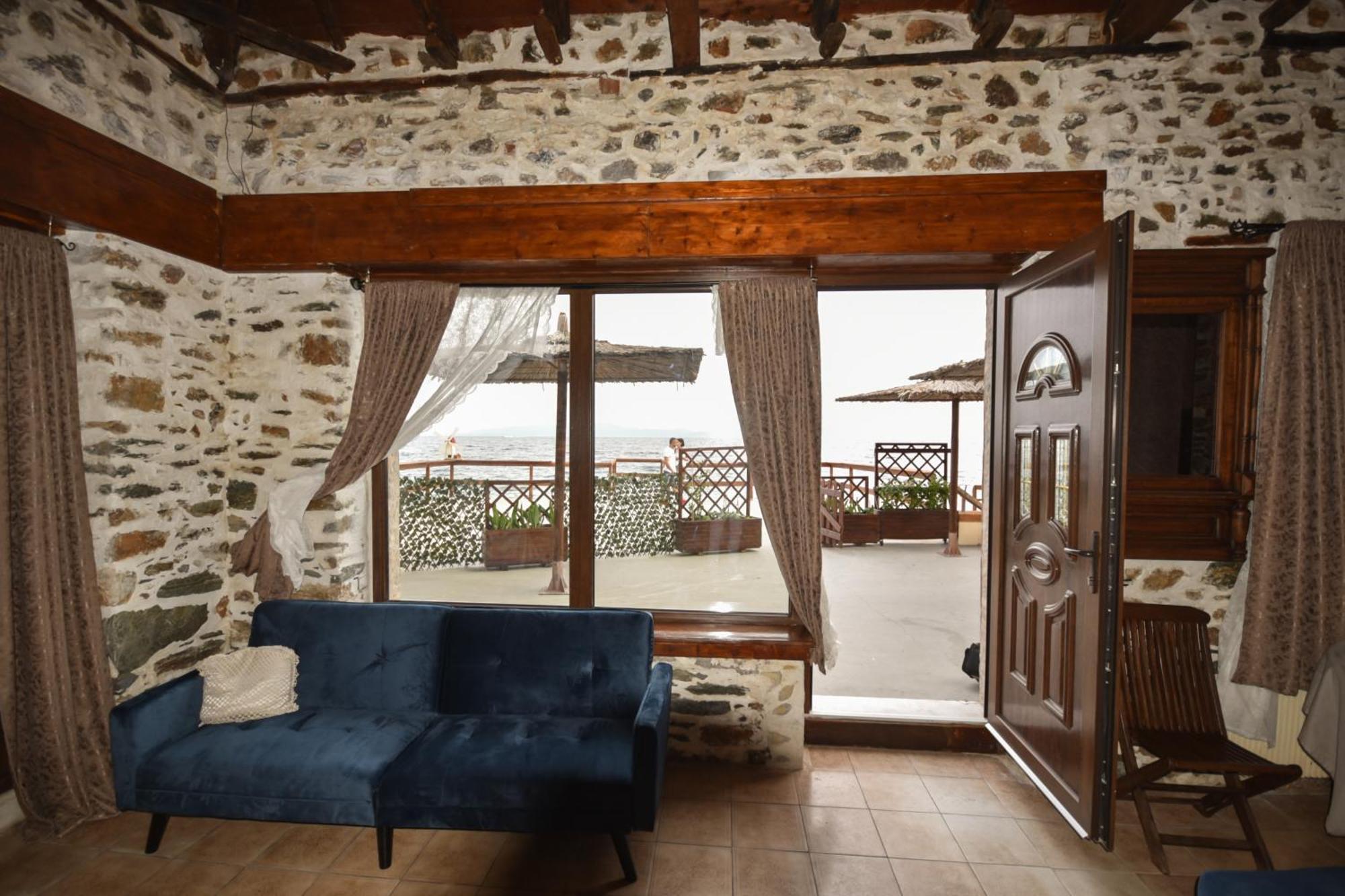 Stone Villa Inside Sea- Kids'Land Platanidia المظهر الخارجي الصورة